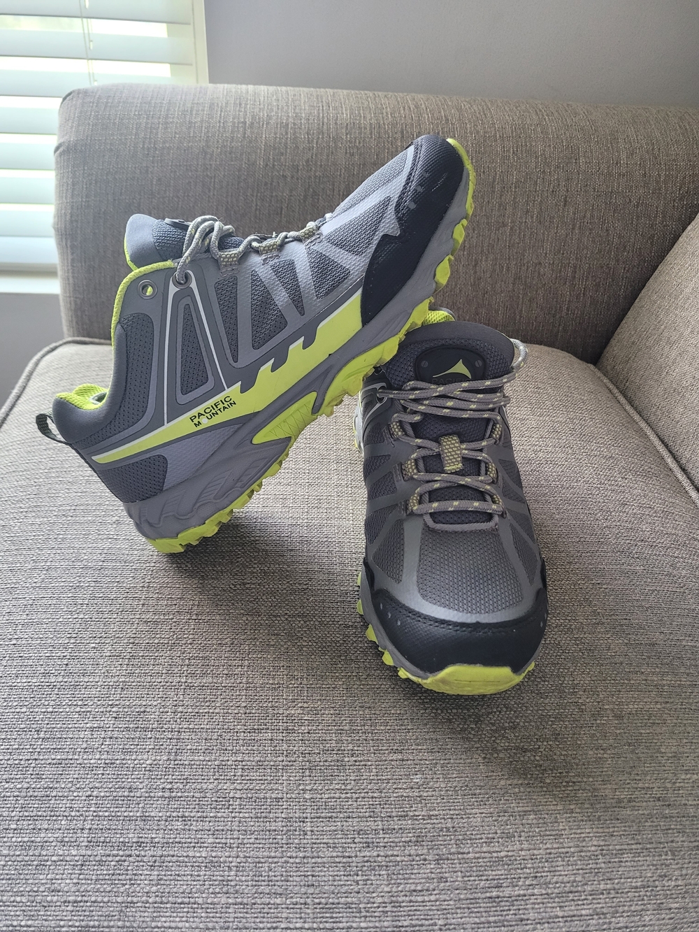 Pacific Mountain Hiking Shoes Size 8